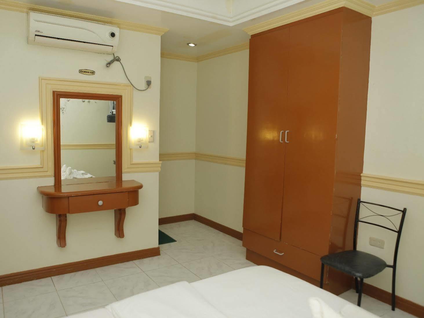 Golden Palace Hotel Tagum Dış mekan fotoğraf